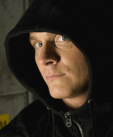 Fichier:2x09 Adam.jpg