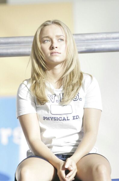 Fichier:2x01 ClaireSport.jpg