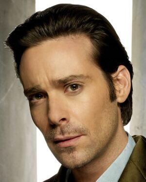Portrait de Gaius Baltar (Saison 4) promo.jpg