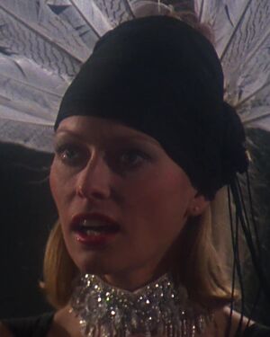 Tauréenne blonde dans Galactica, la bataille de l'espace.jpg