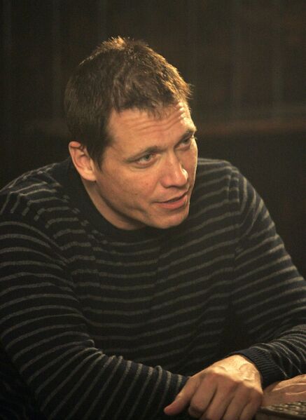 Fichier:2x03 Ricky.jpg
