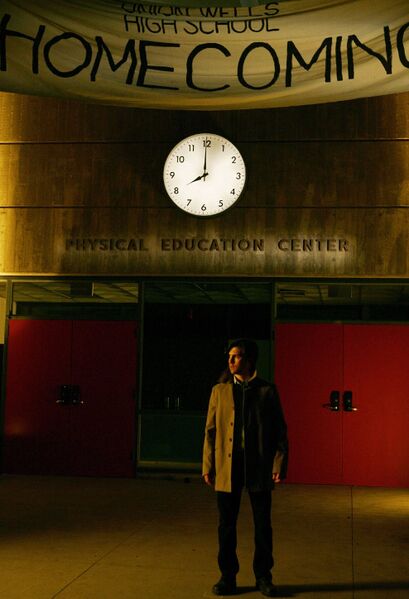 Fichier:1x09 PeterHomeComing.jpg
