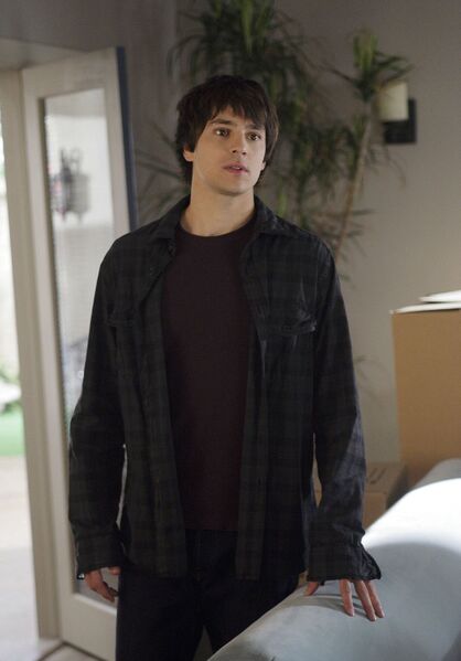 Fichier:2x11 West.jpg