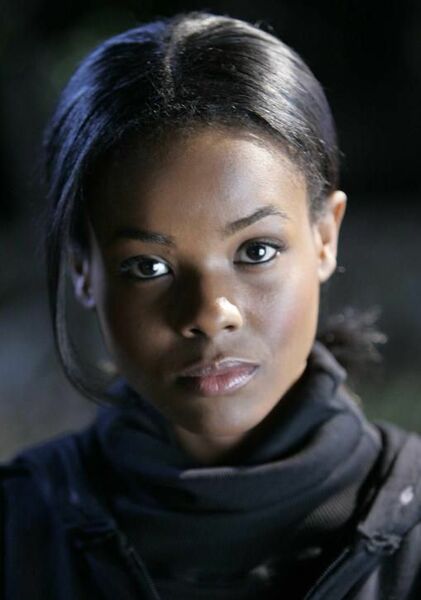 Fichier:2x10 Monica.jpg