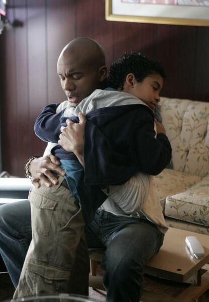 Fichier:1x13 DLMicah.jpg