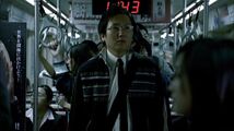 Hiro se retrouve de nouveau à Tokyo, ayant échappé de justesse à une explosion massive.
