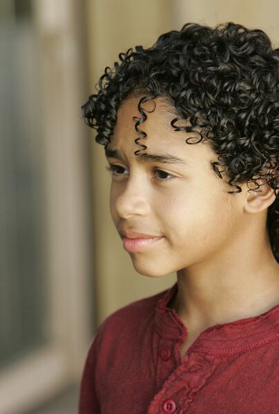 Fichier:2x05 Micah.jpg