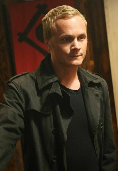 Fichier:2x07 Adam.jpg