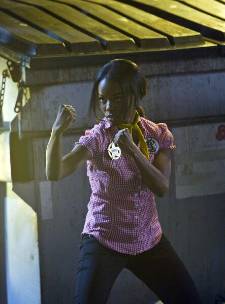 Fichier:2x05 Monica.jpg