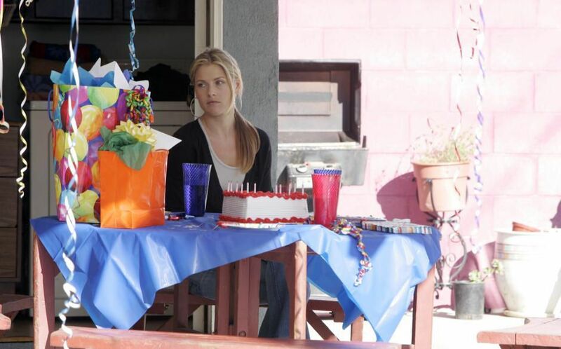 Fichier:2x08 NikiAnnif.jpg