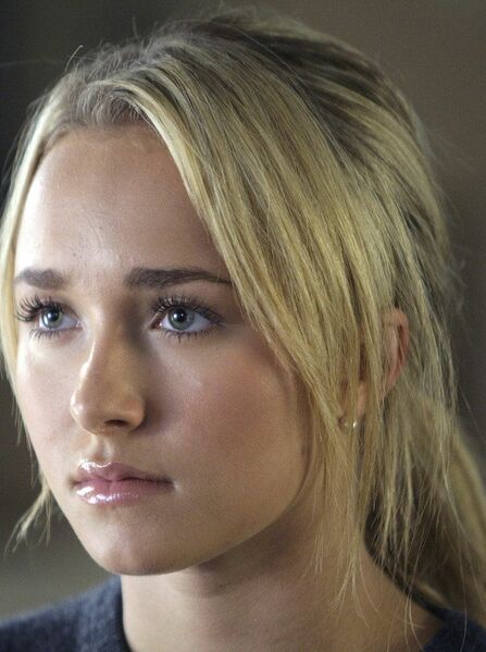 Fichier:2x11 Claire.jpg