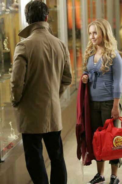 Fichier:1x09 ClairePeter.jpg