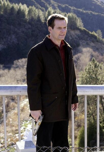 Fichier:1x17 NoahPont.jpg