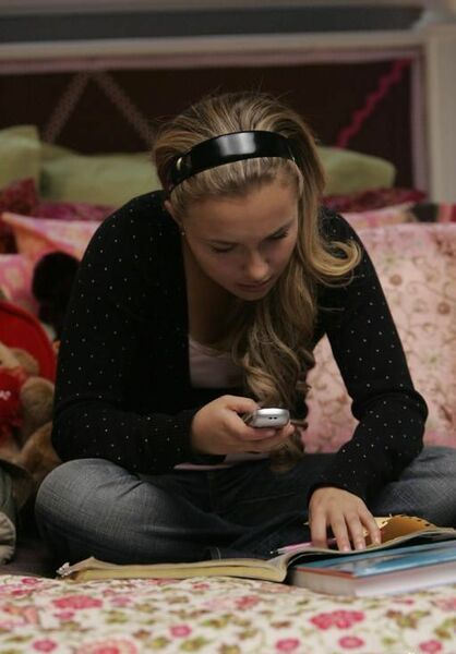 Fichier:1x13 Claire Lit2.jpg