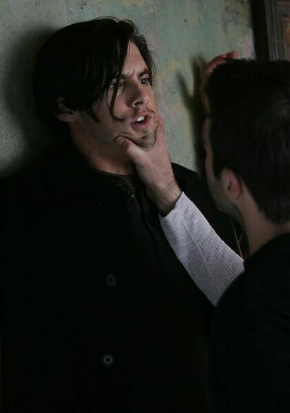 Fichier:1x18 PeterSylar2.jpg