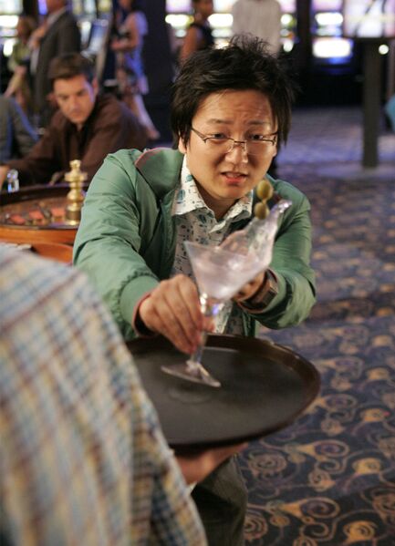 Fichier:1x04 HiroCocktail.jpg